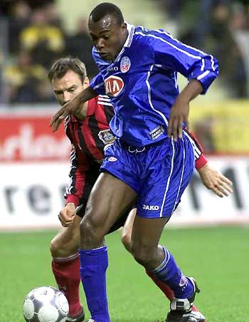 著具備更充 著具備更充