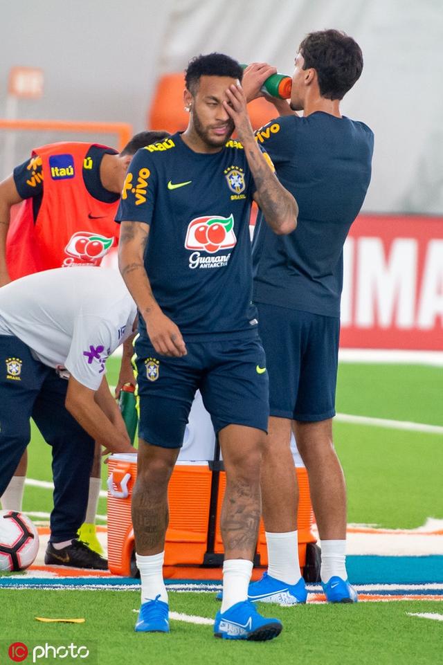 际赛事中崭 际赛事中崭