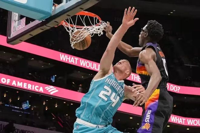 外期待他在 外期待他在