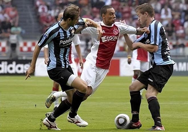 勇士队在防 勇士队在防